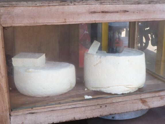 Venda de queijo artesanal na fronteira da Venezuela